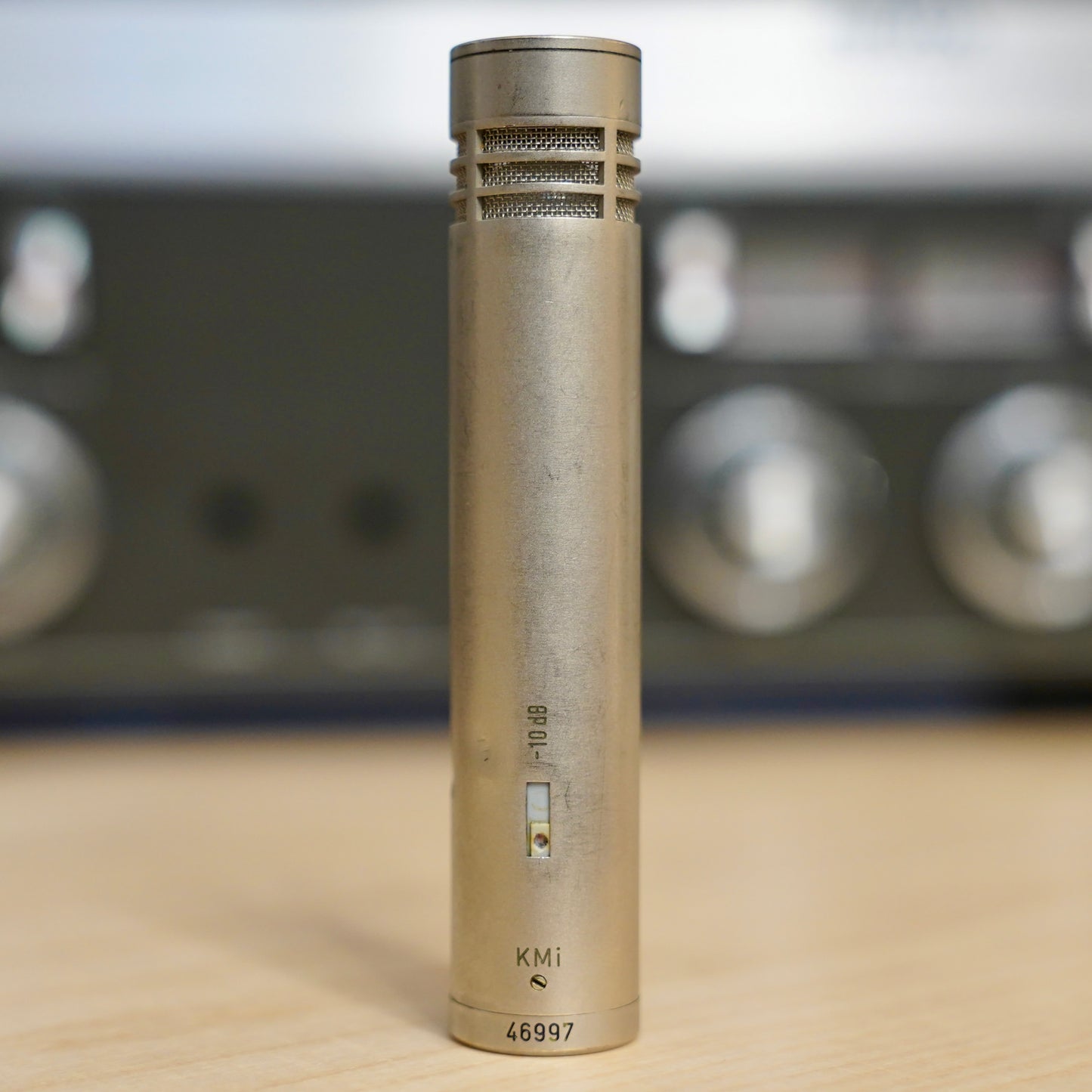 Neumann KM84i