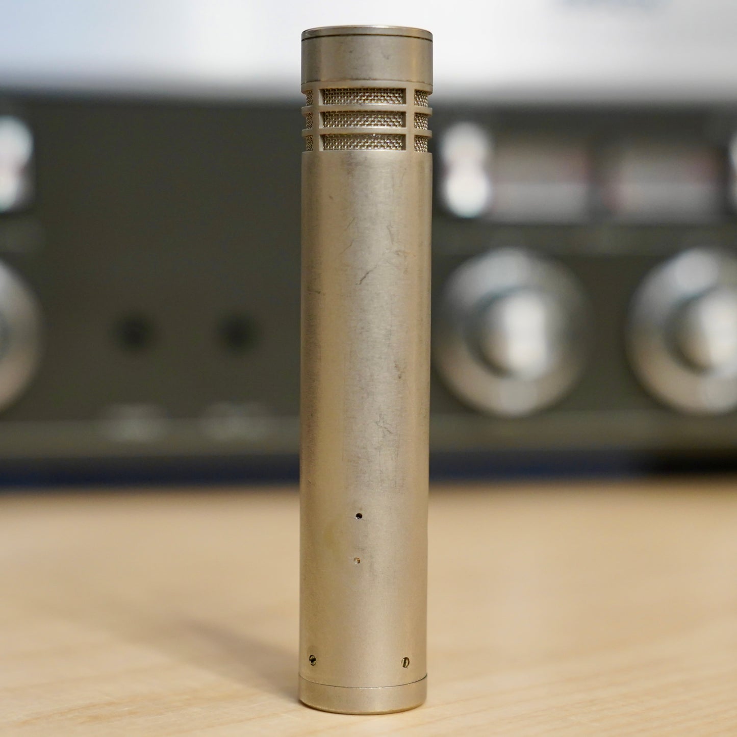 Neumann KM84i