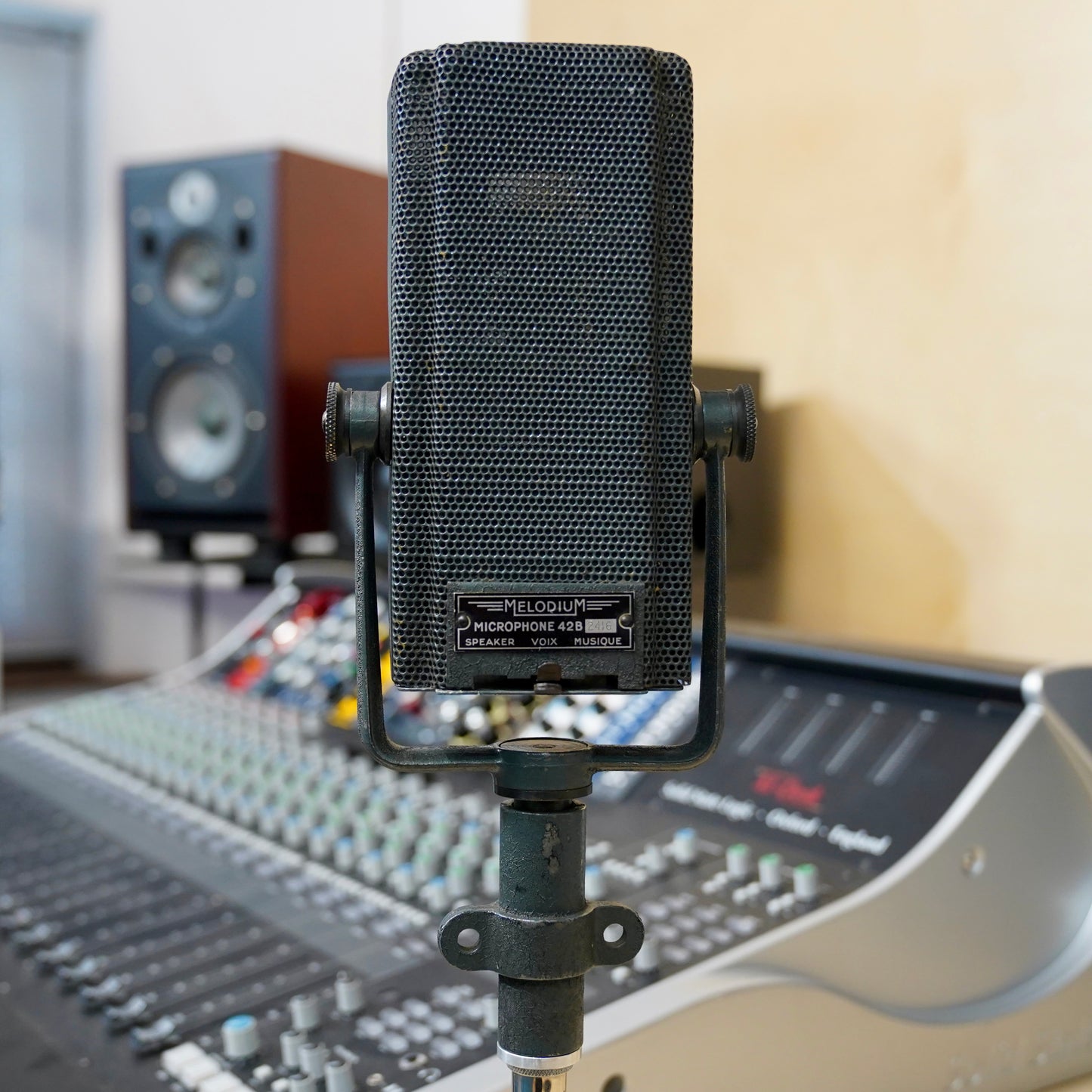 Melodium 42B Ribbon Microphone