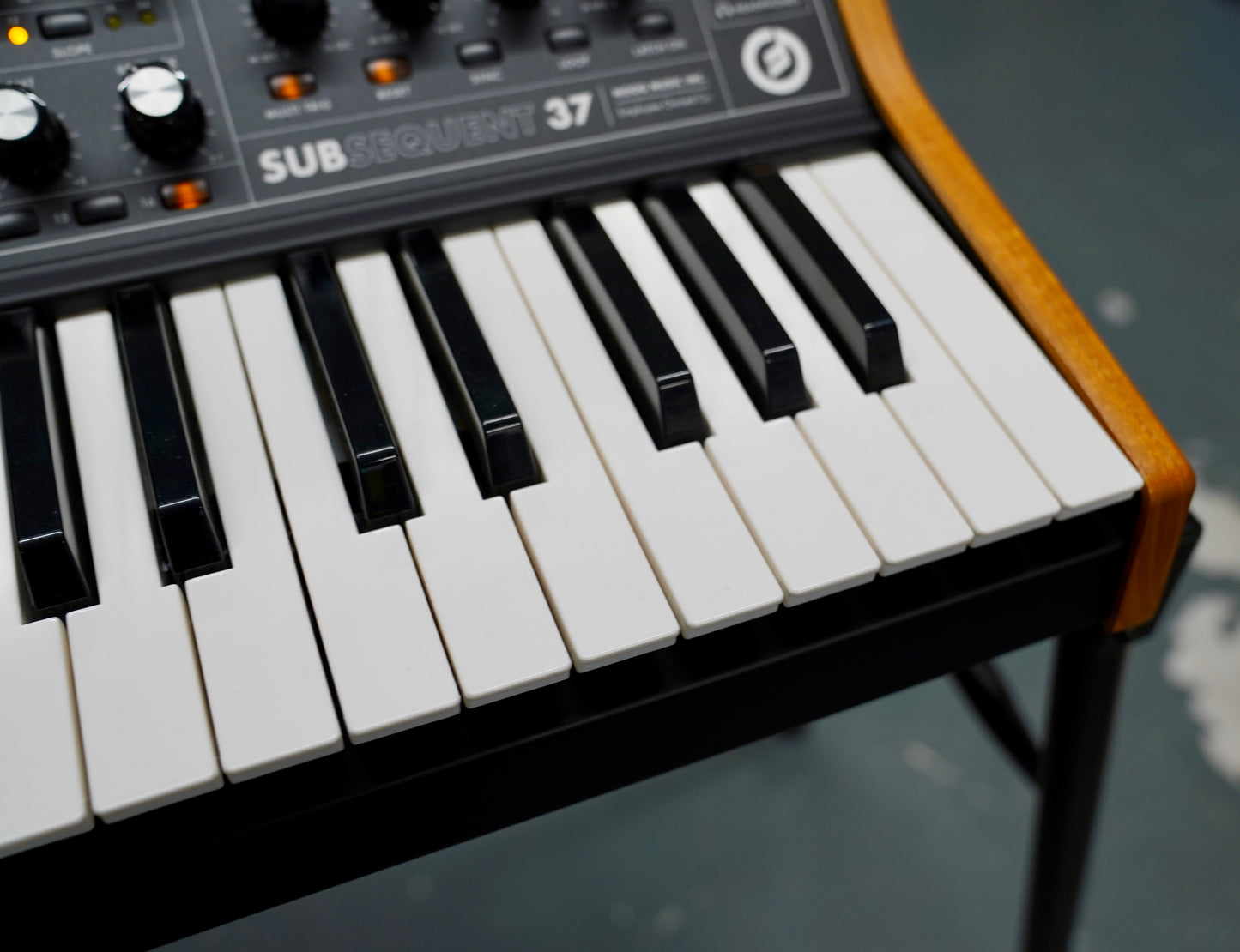 Moog Subsequent 37