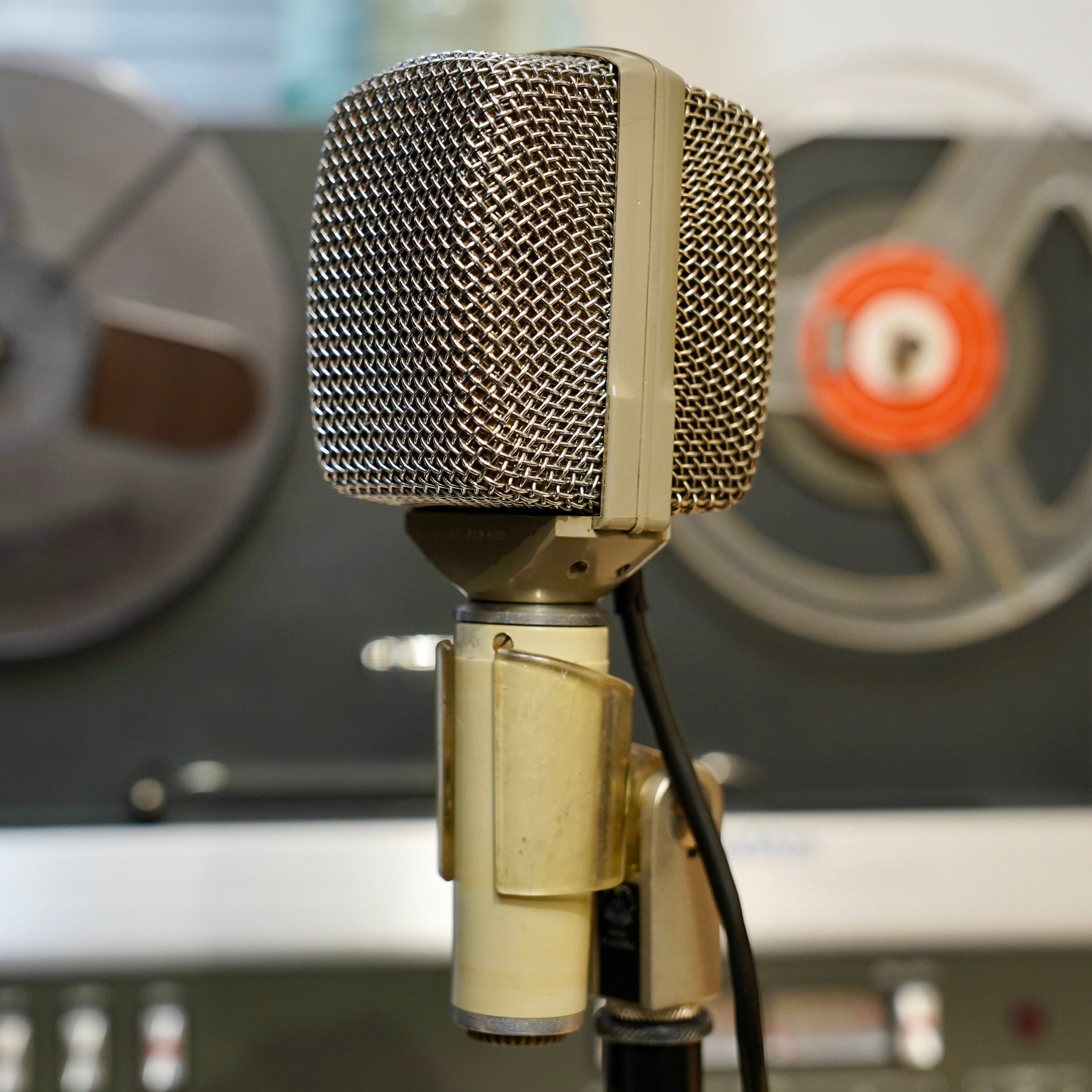 Echolette Select Master Dynamic Microphone (AKG D12)