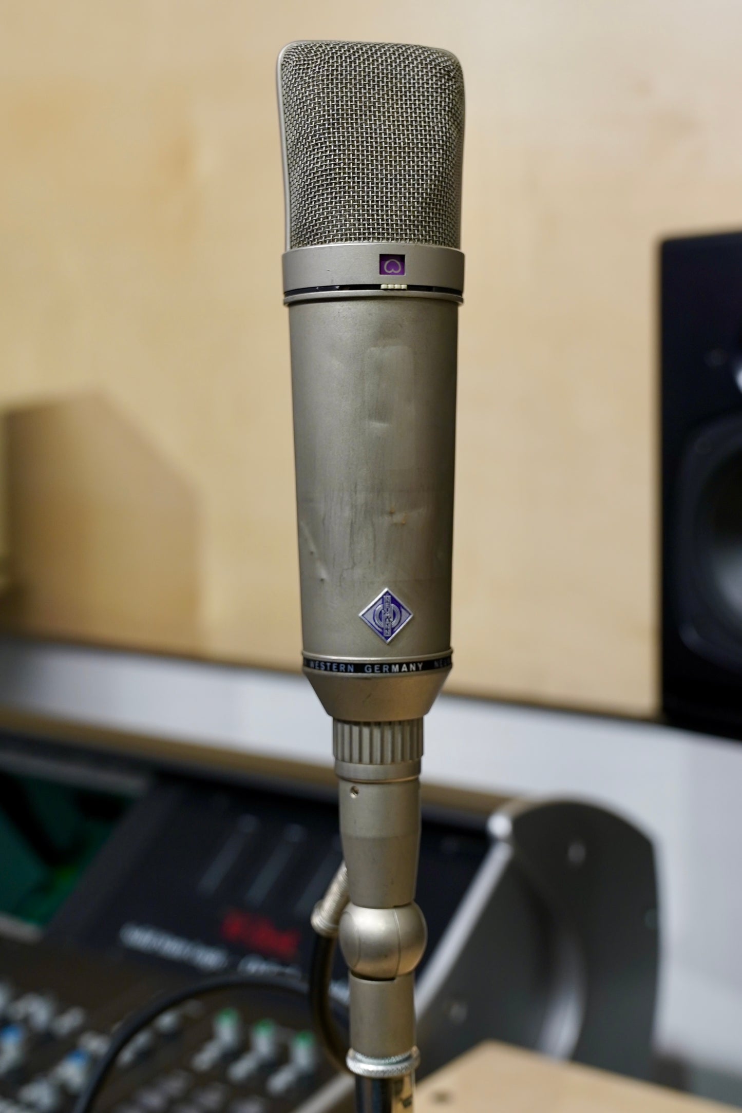 Neumann U87 (1976)