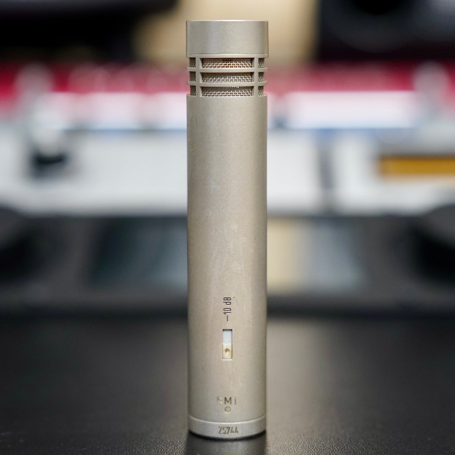 Neumann KM84i