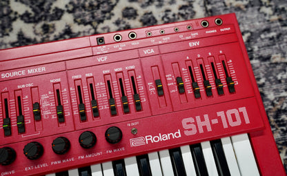 Roland SH-101 (Red)