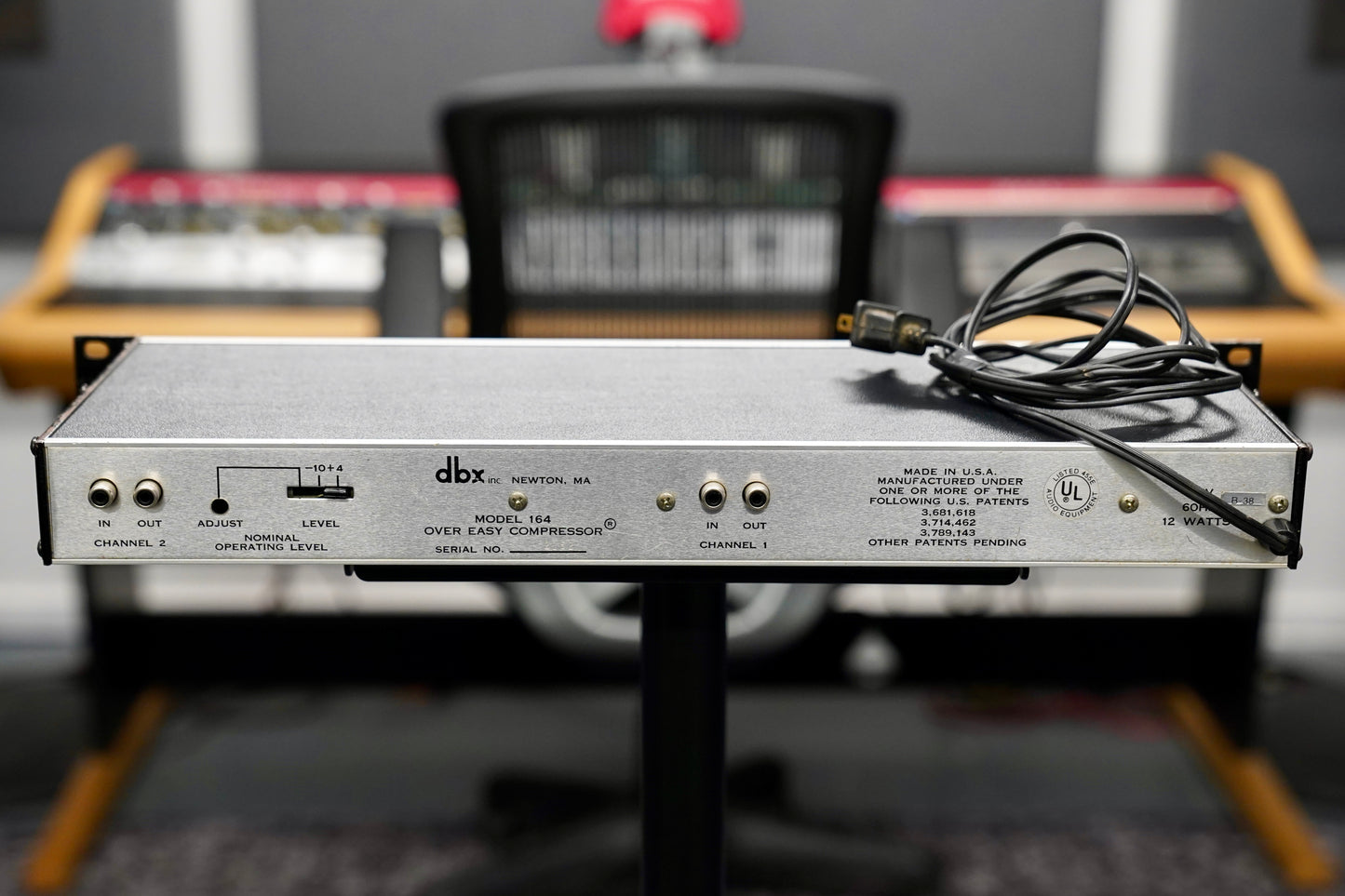 DBX 164 Stereo Compressor/Limiter