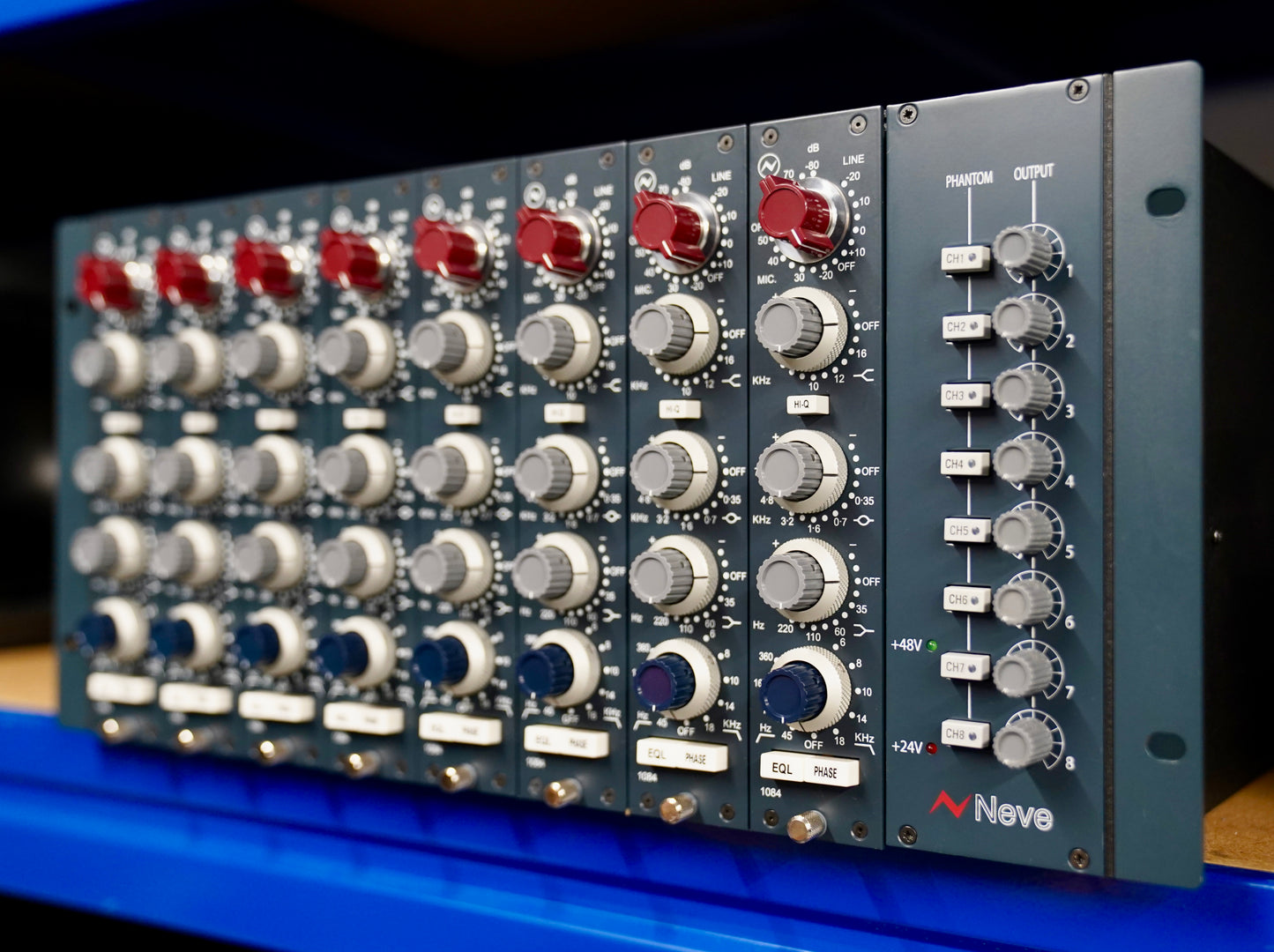 8x Neve 1084 w/ Rack