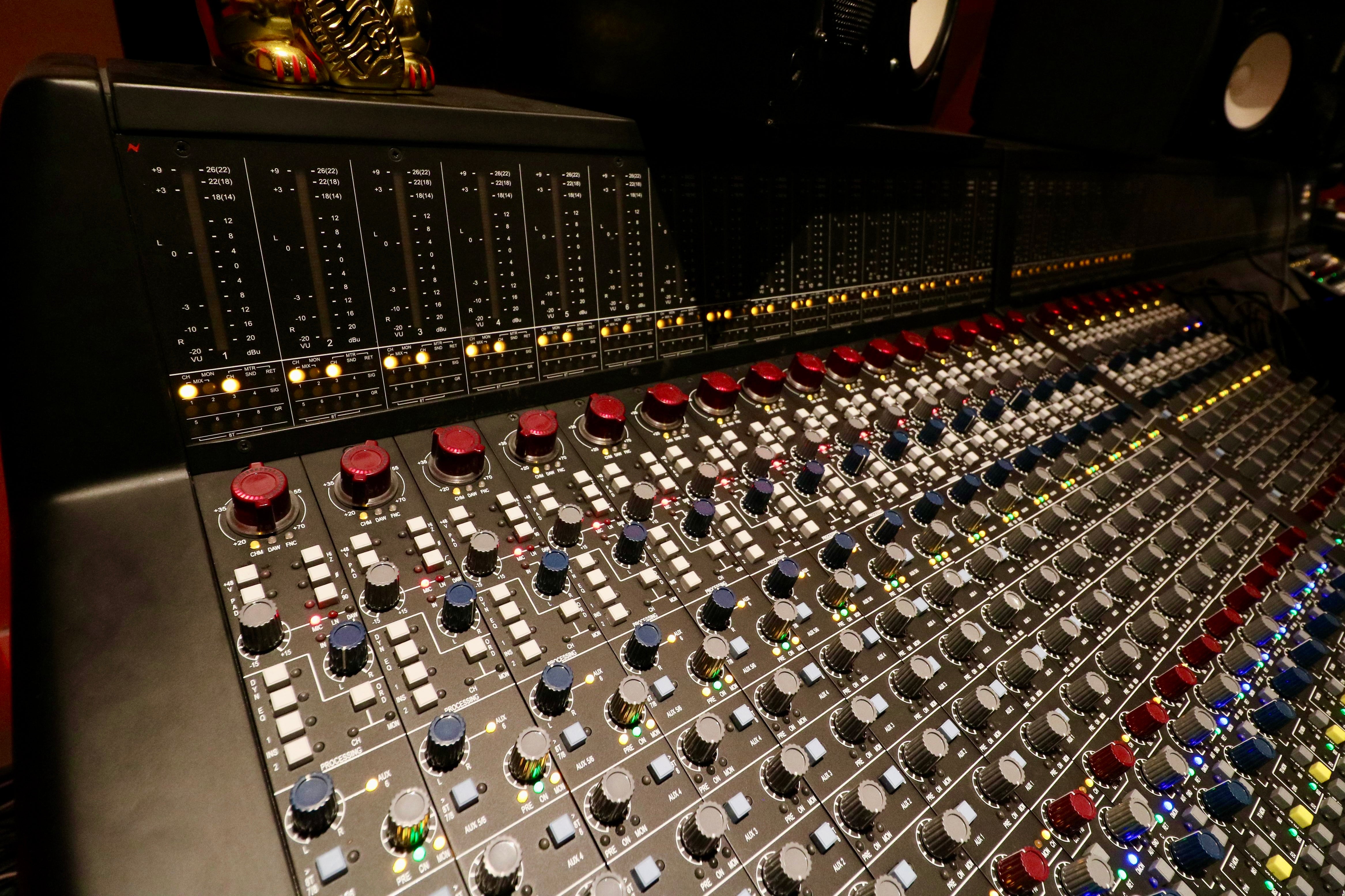AMS Neve Genesys Black G48 Console
