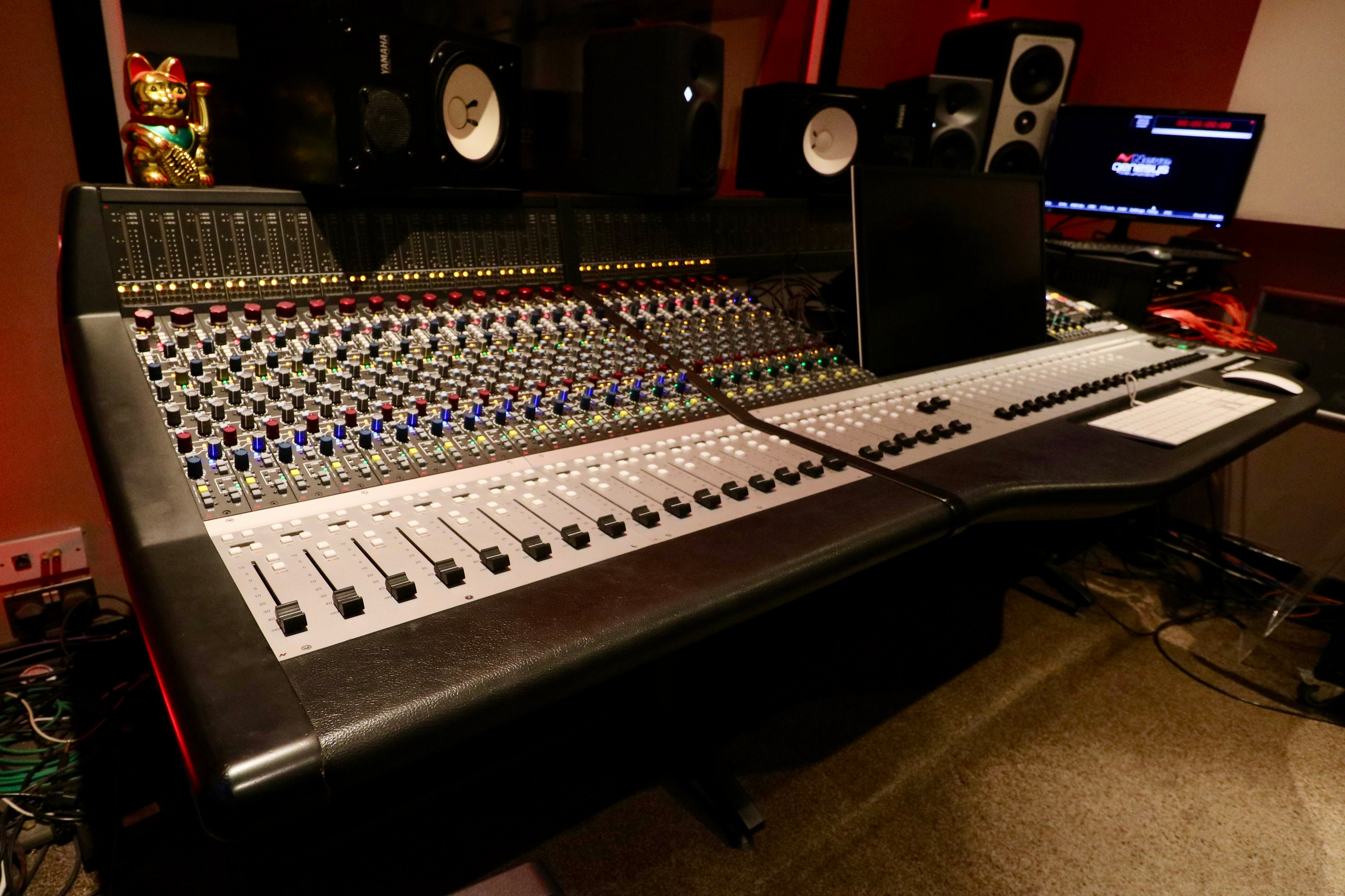 AMS Neve Genesys Black G48 Console