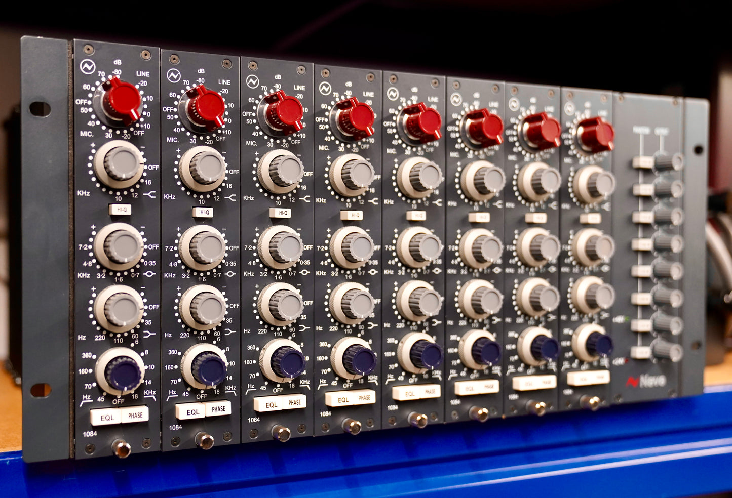 8x Neve 1084 w/ Rack