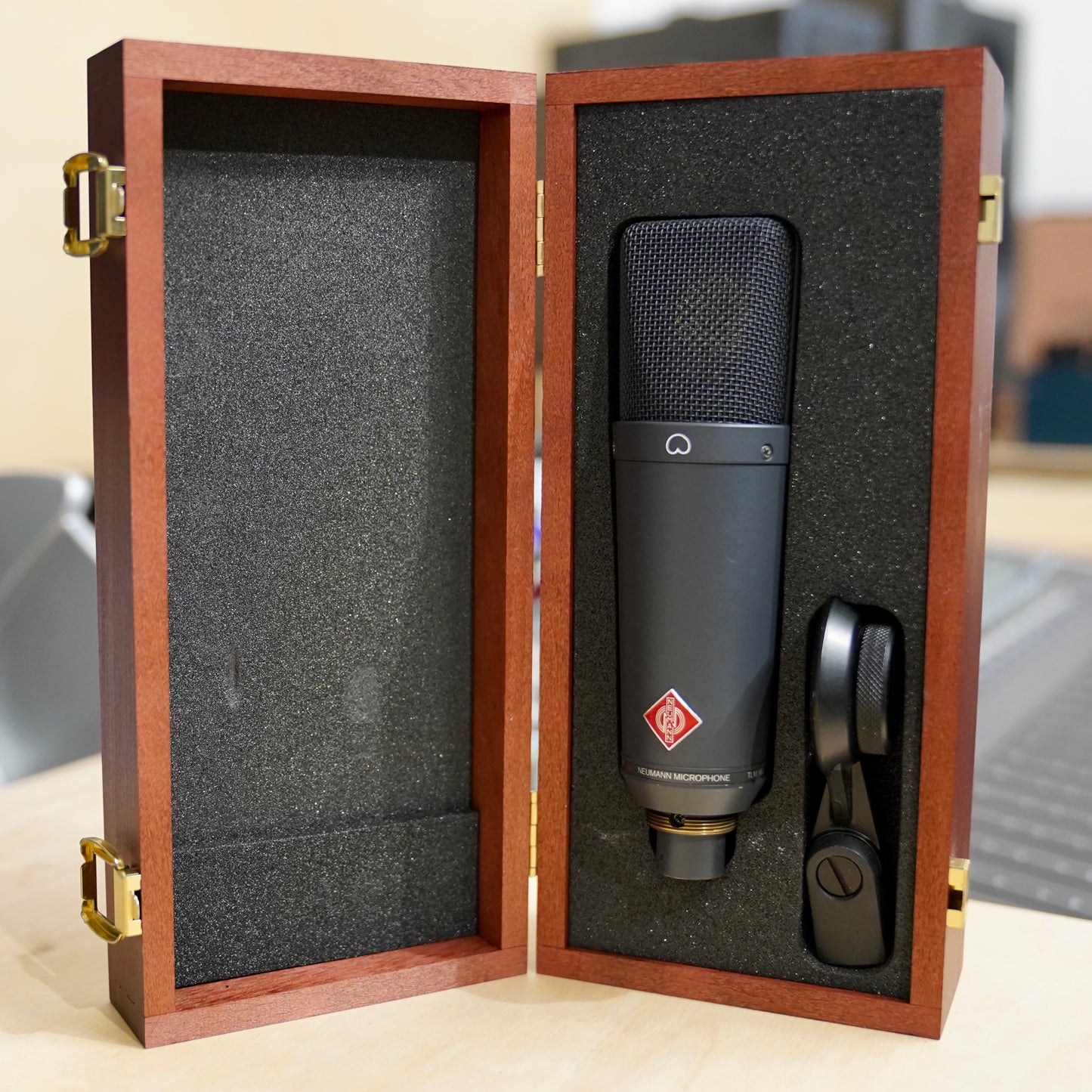 Neumann TLM 193