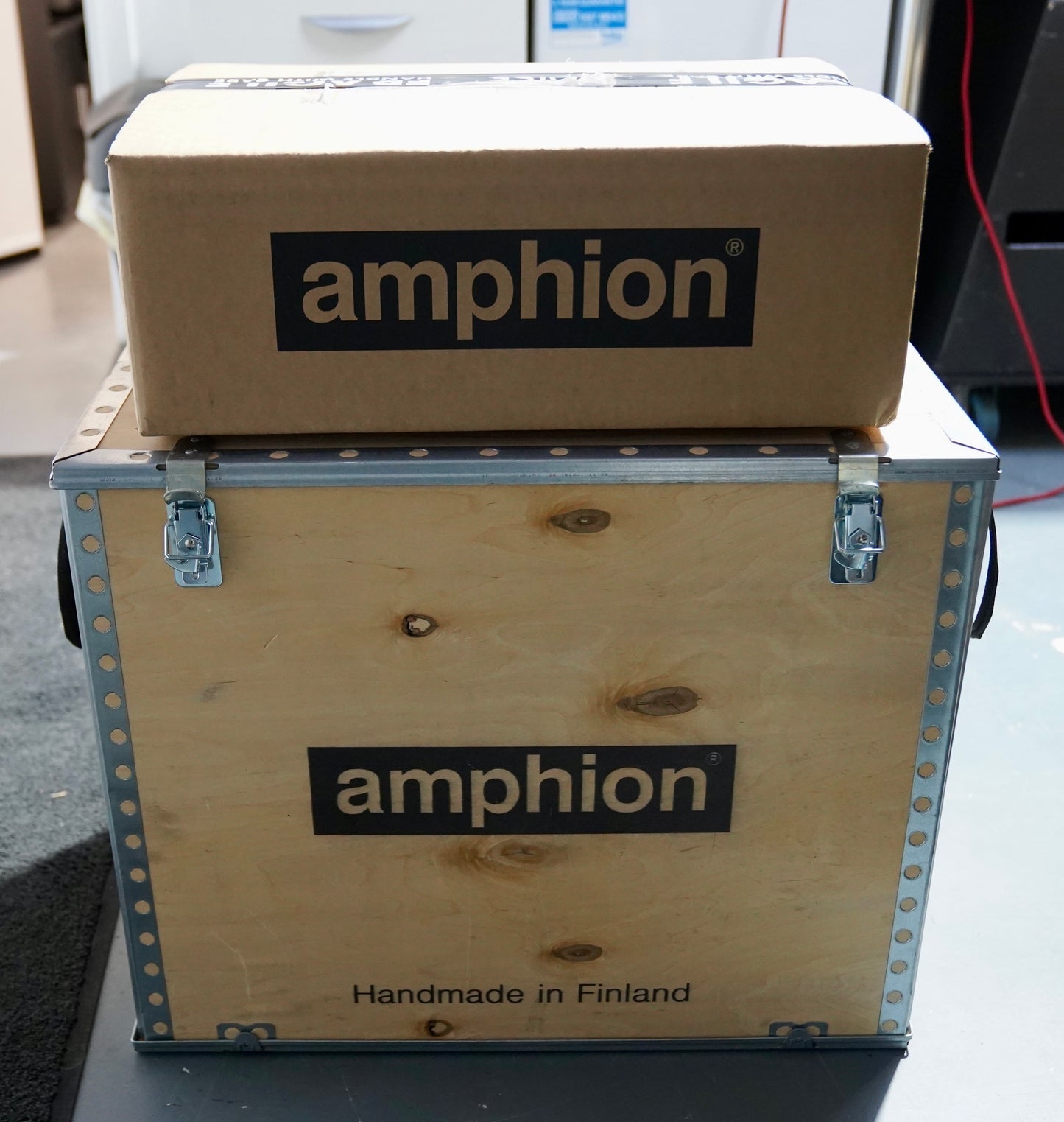 Amphion Two18 (Pair) w/ Amp700