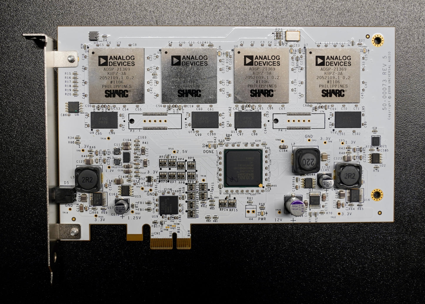 Tarjeta PCIe cuádruple Universal Audio UAD-2