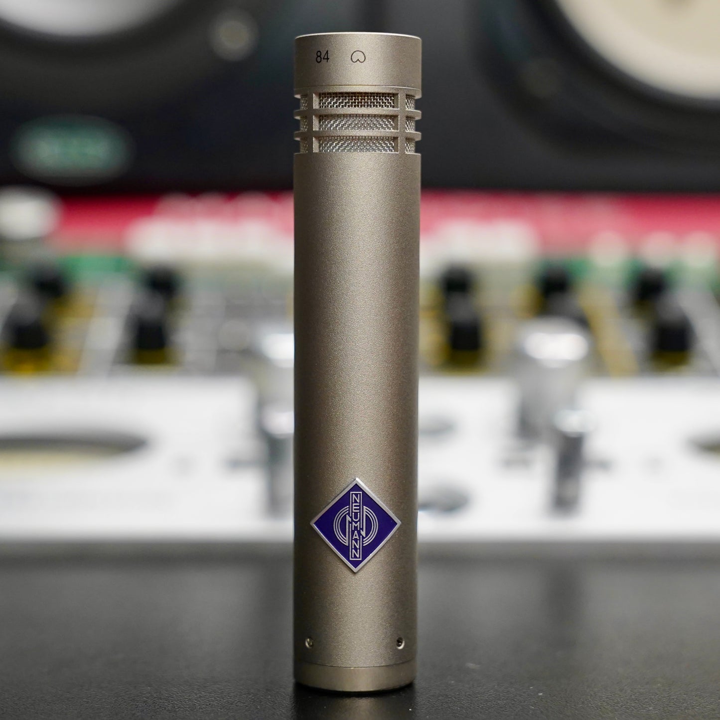 Neumann KM84i