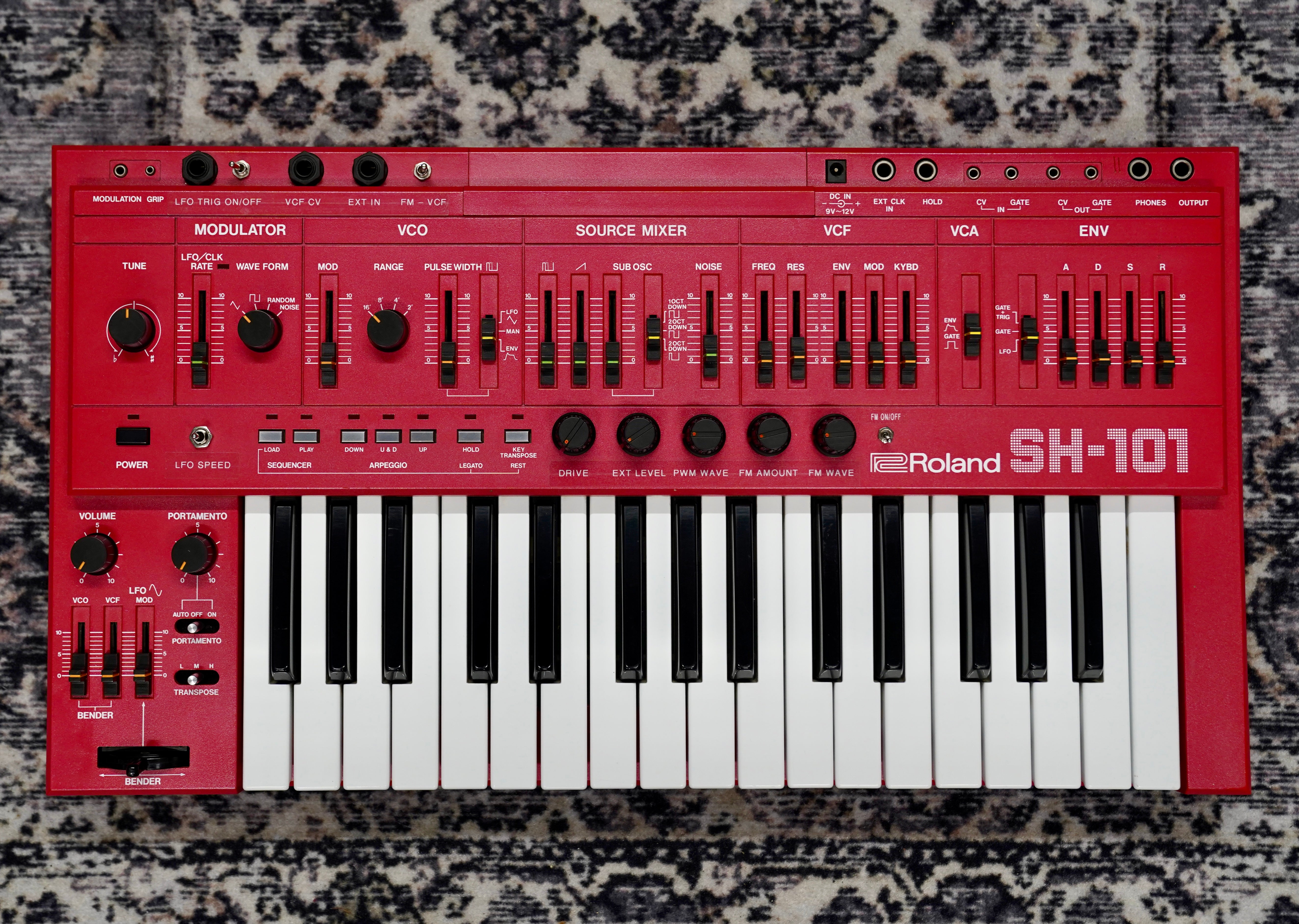 Roland SH-101 (Red)