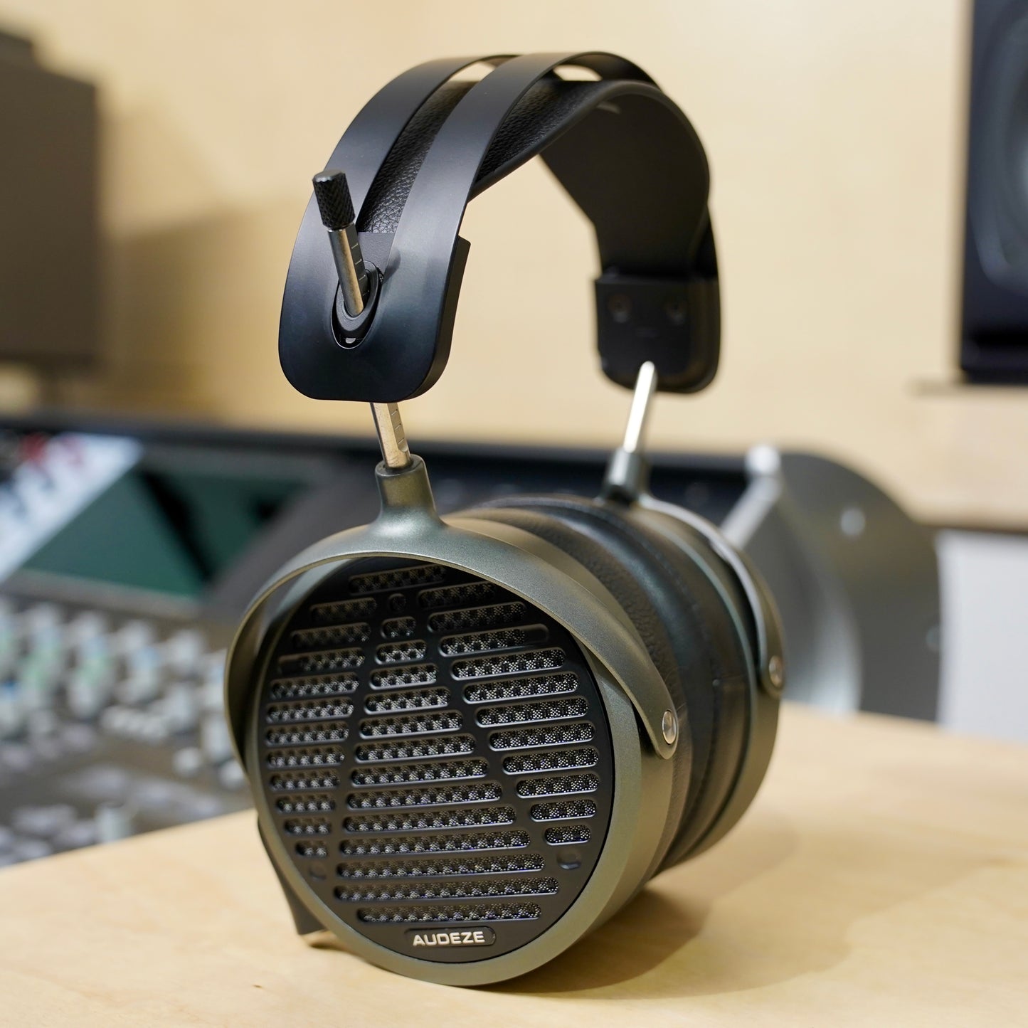 Audeze MM-500