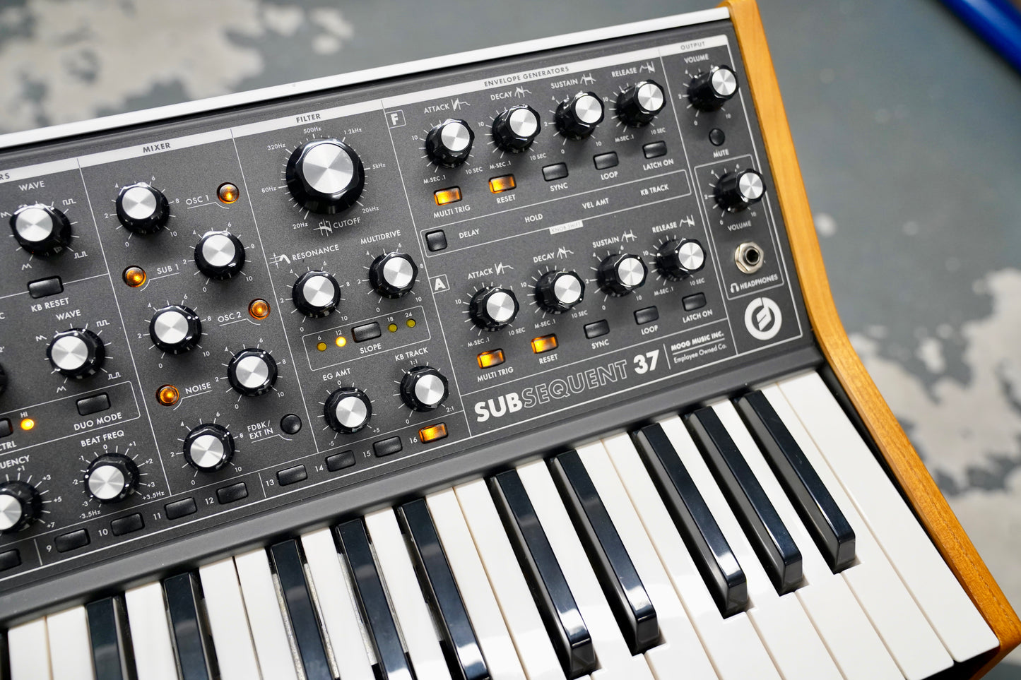 Moog Subsequent 37