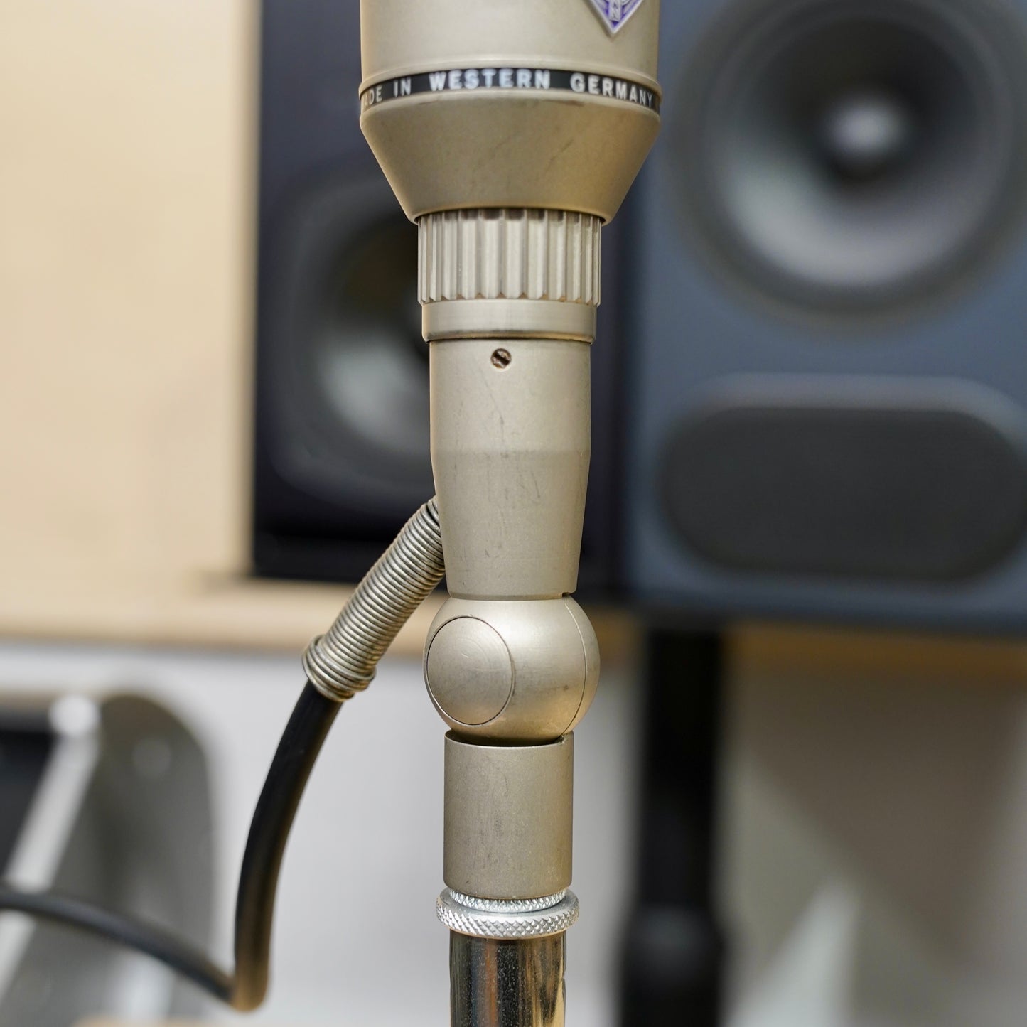 Neumann U87 (1976)