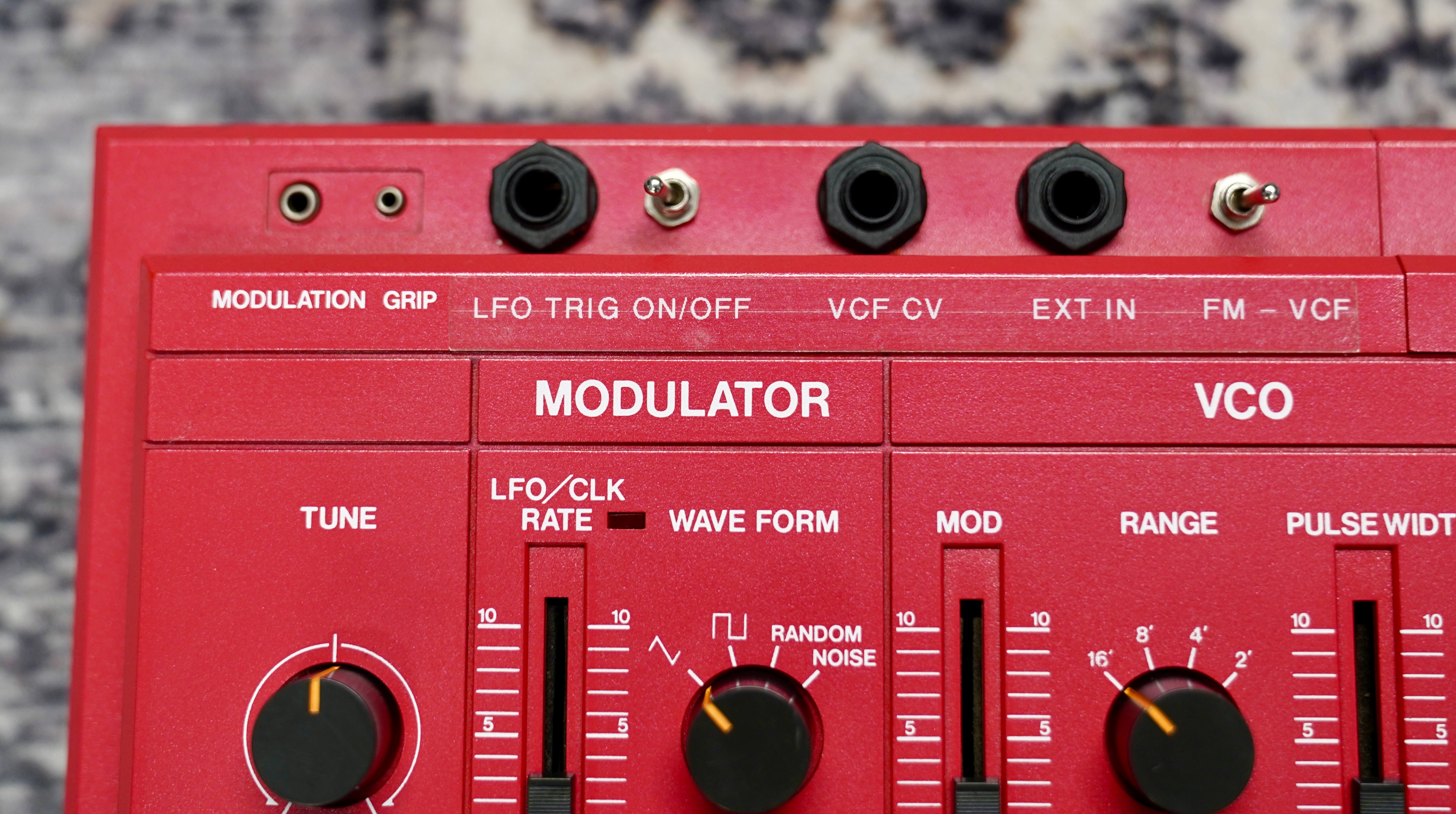 Roland SH-101 (Red)