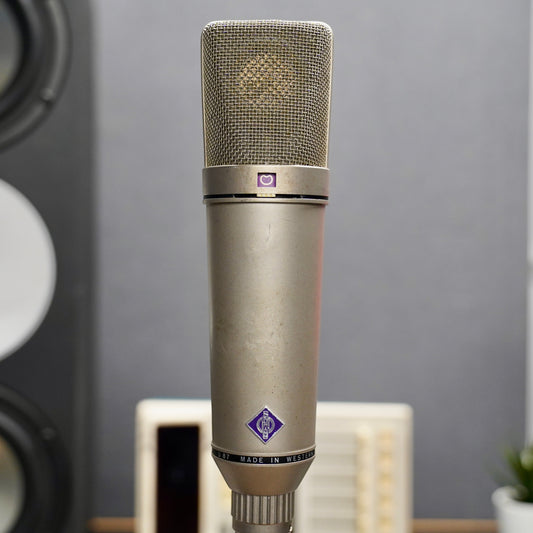 Neumann U87 (1977)