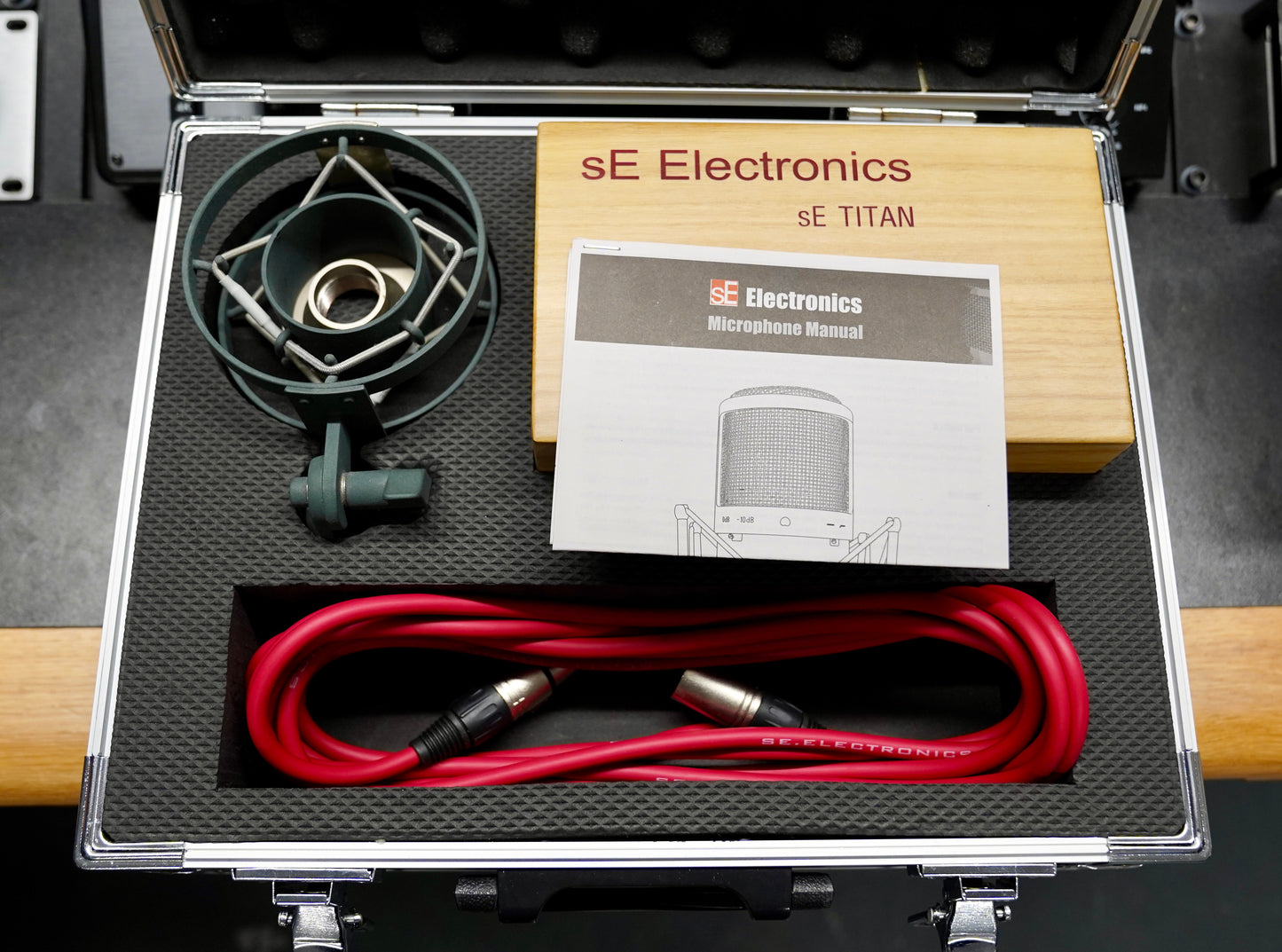 sE Electronics Titan