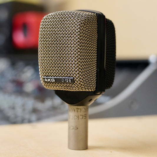 AKG D12E