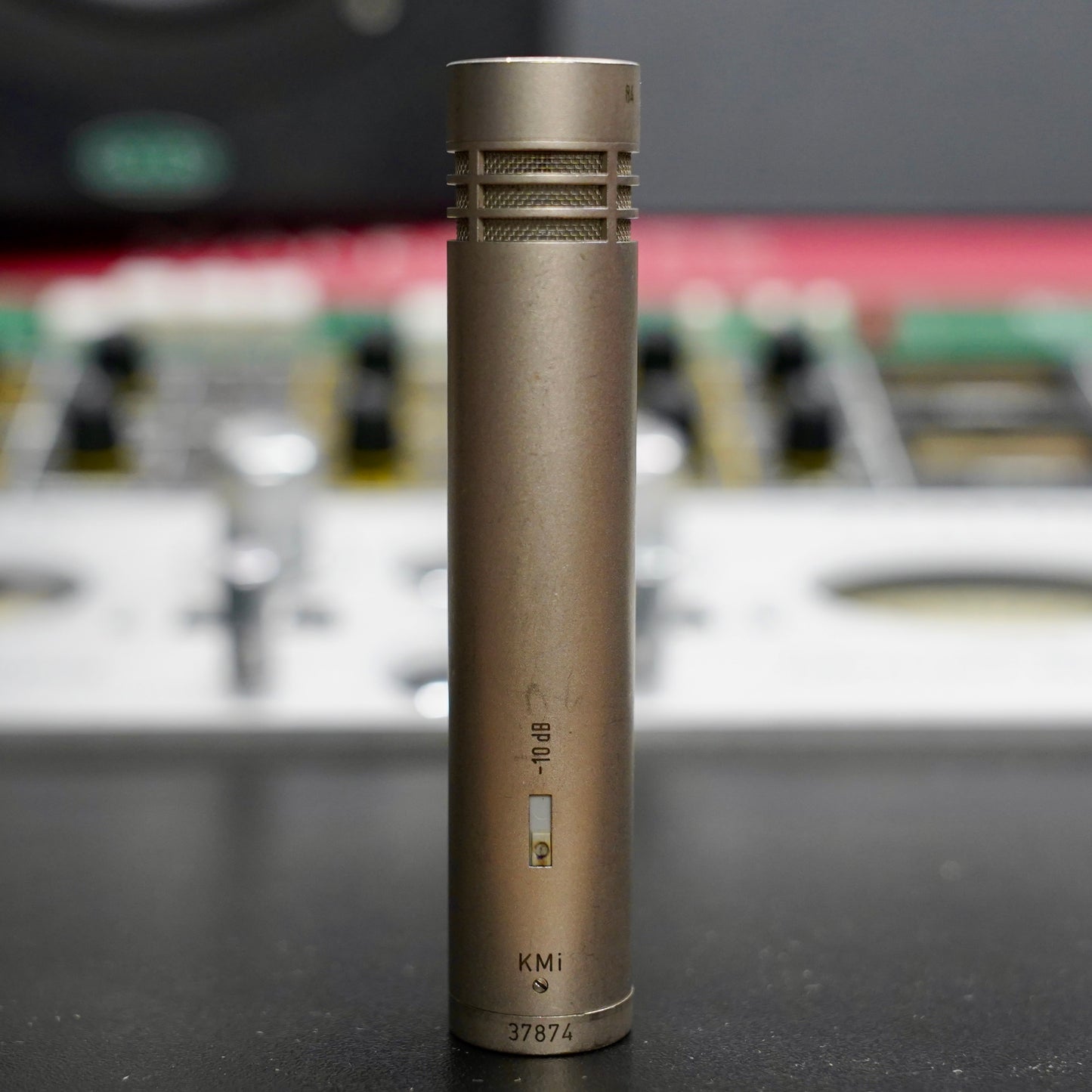 Neumann KM84i