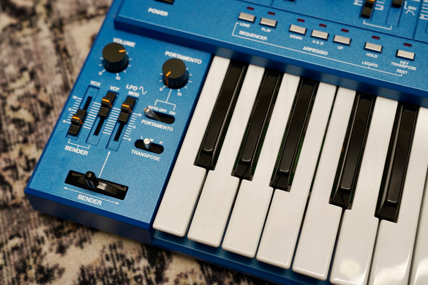 Roland SH-101 (Blue)