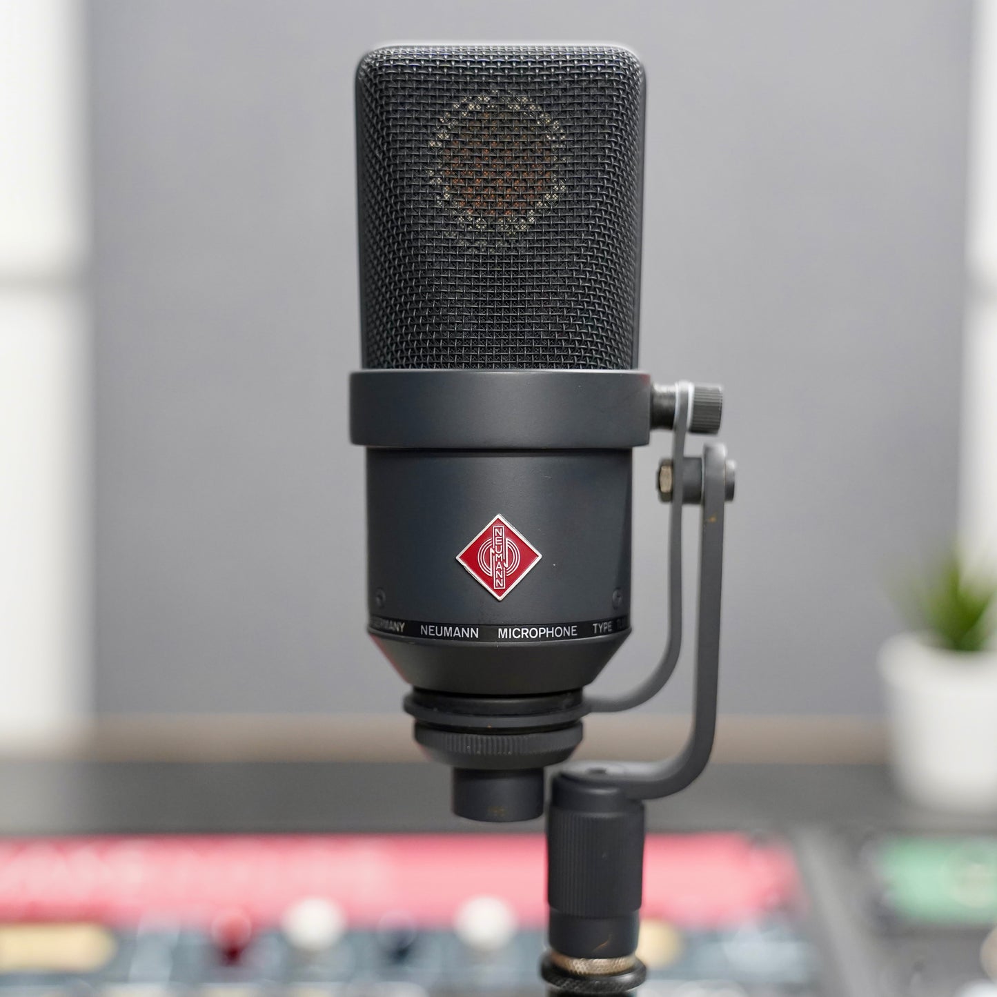 Neumann TLM 170 i