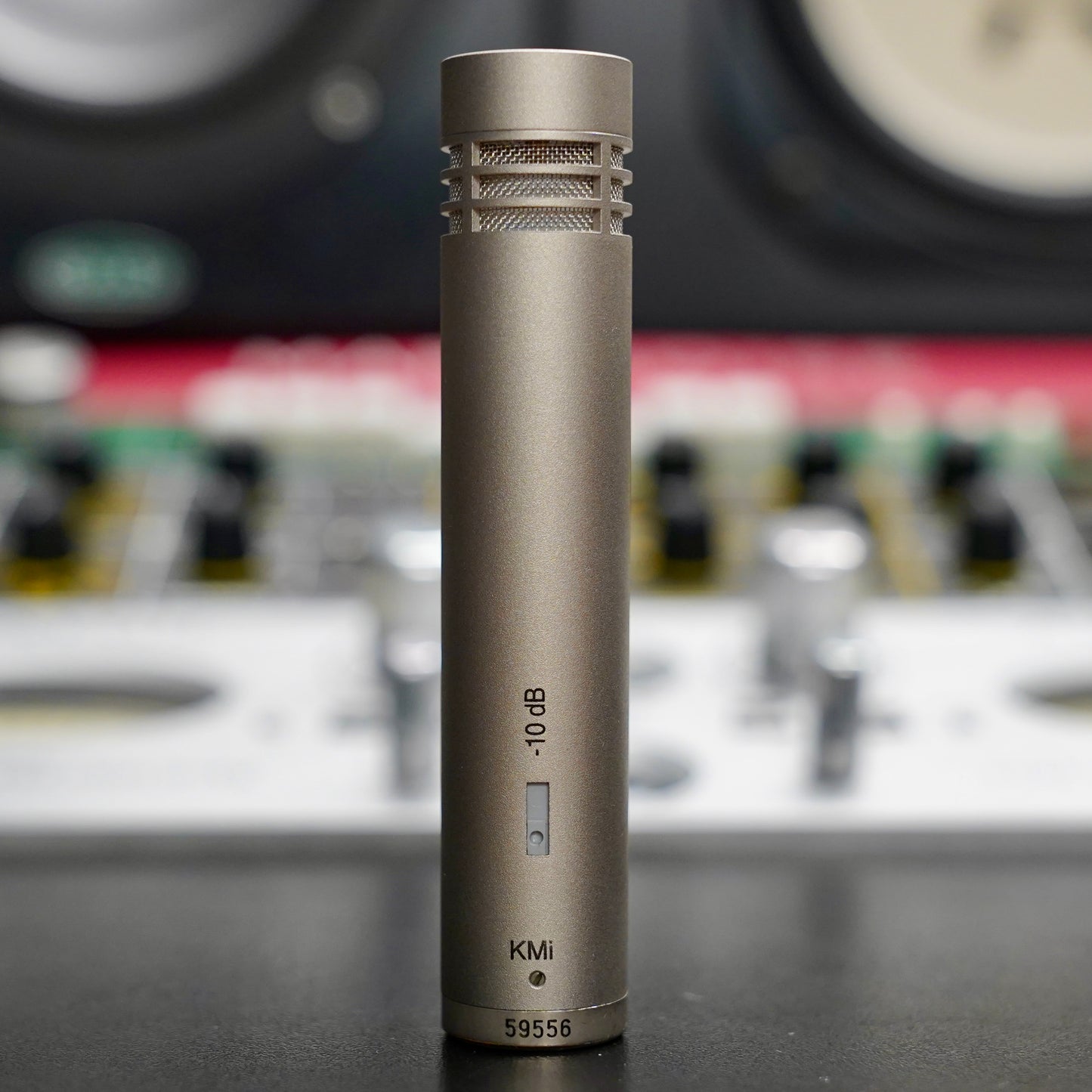 Neumann KM84i