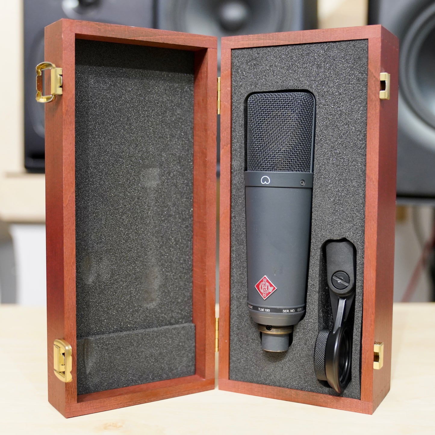 Neumann TLM 193