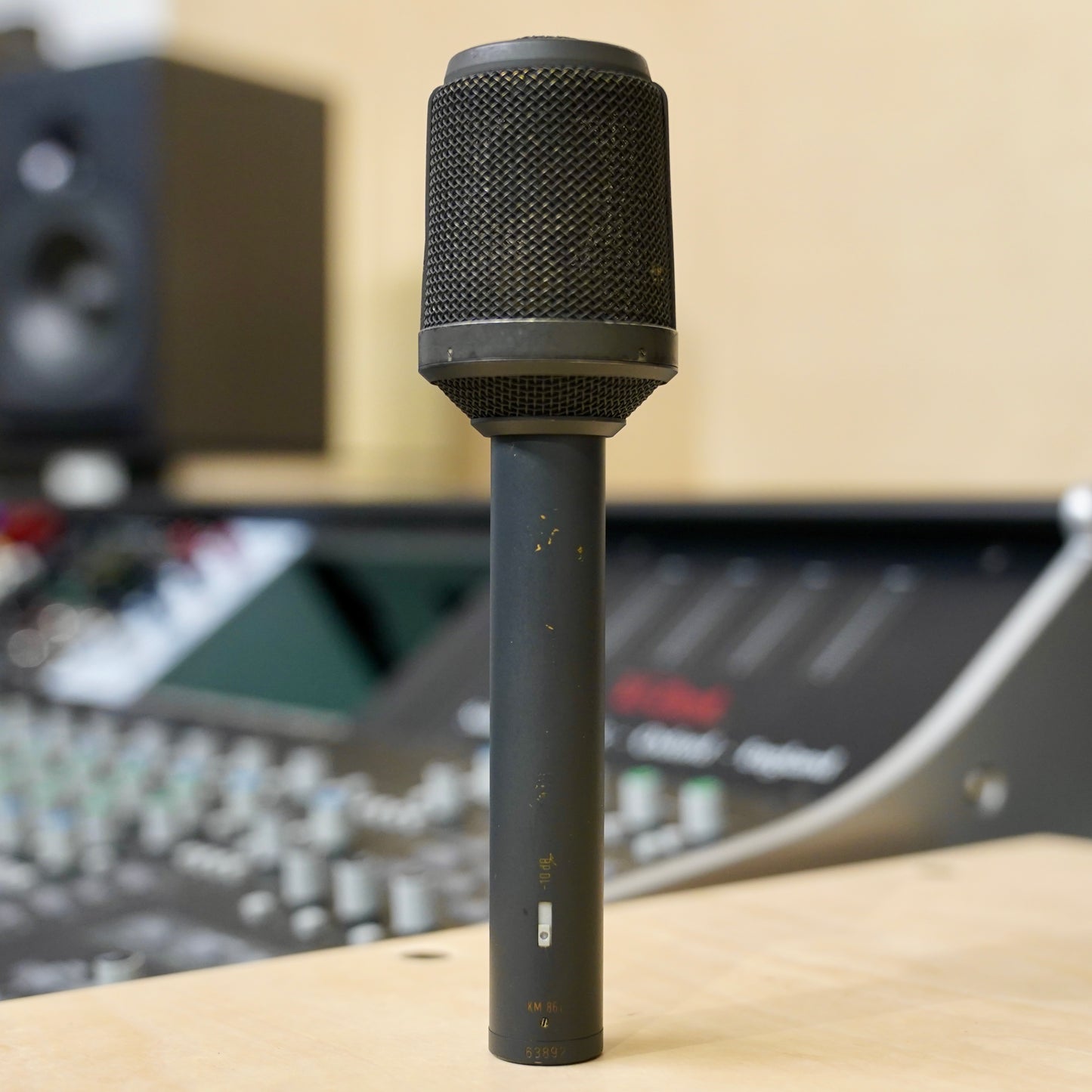 Neumann KM86i