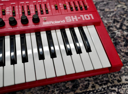 Roland SH-101 (Red)
