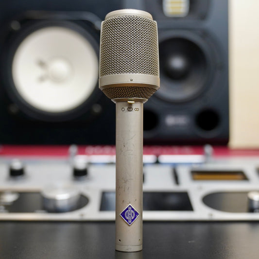 Neumann KM86i