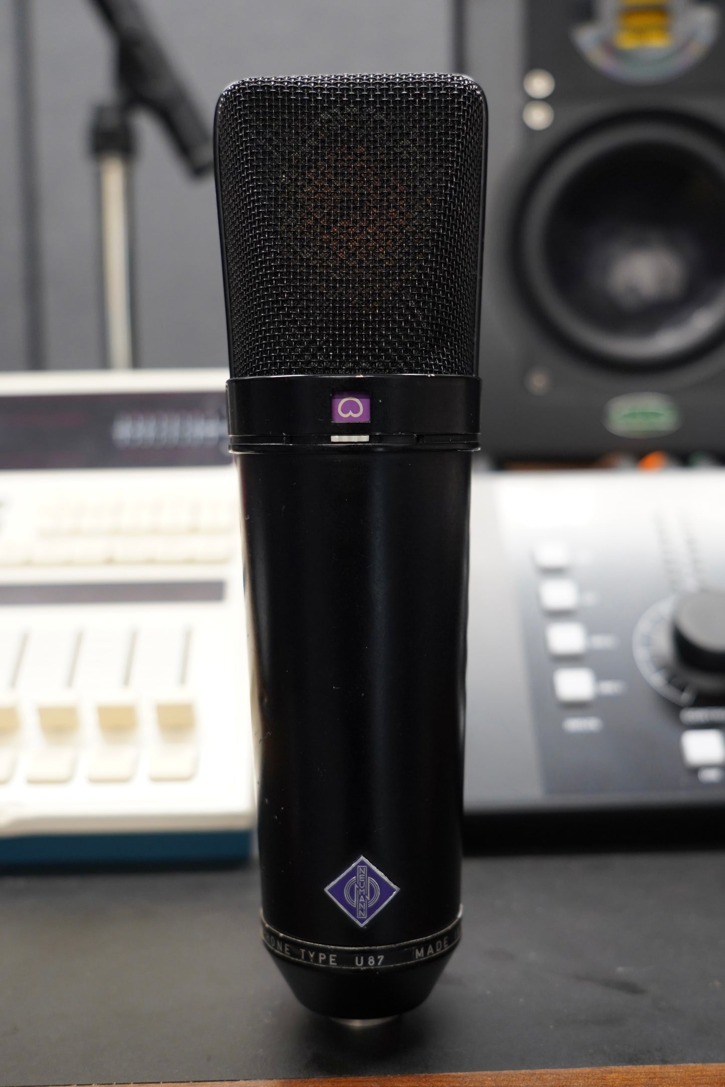 Neumann U87 (1982)