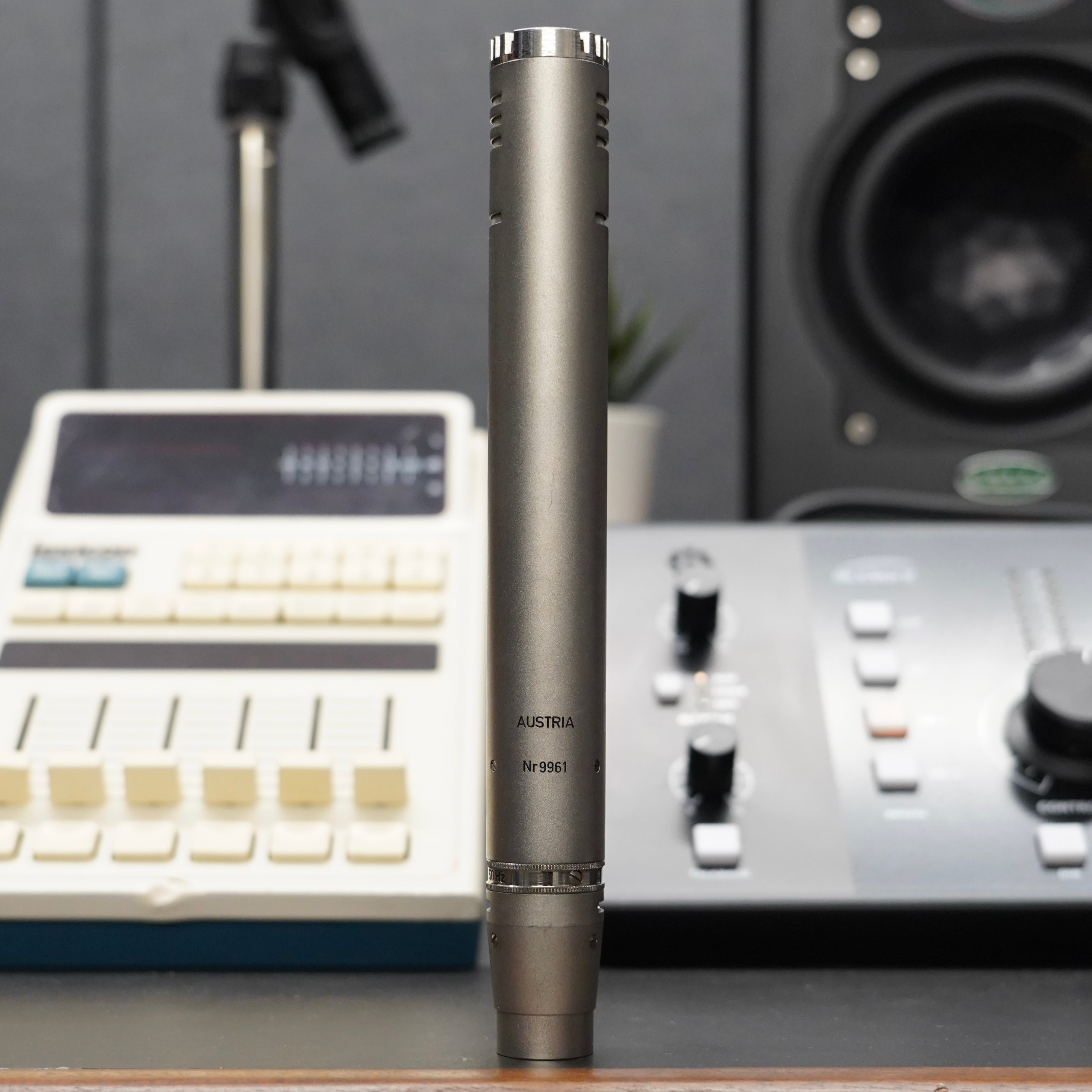 AKG D224E