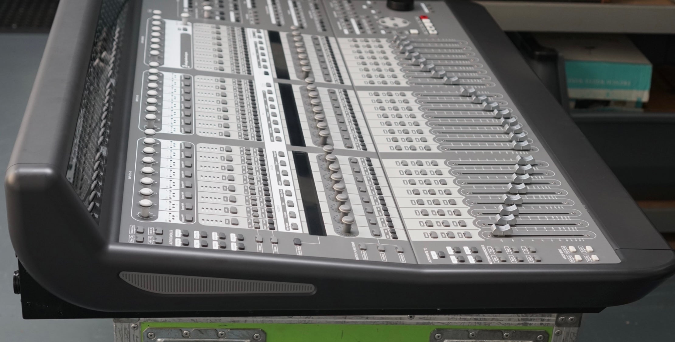 Avid / Digidesign C24 – Make Noise Pro Audio