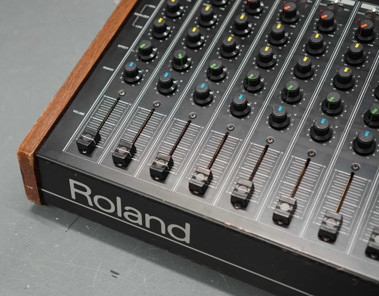 Roland PA-250 Stereo Mixing Amplifier