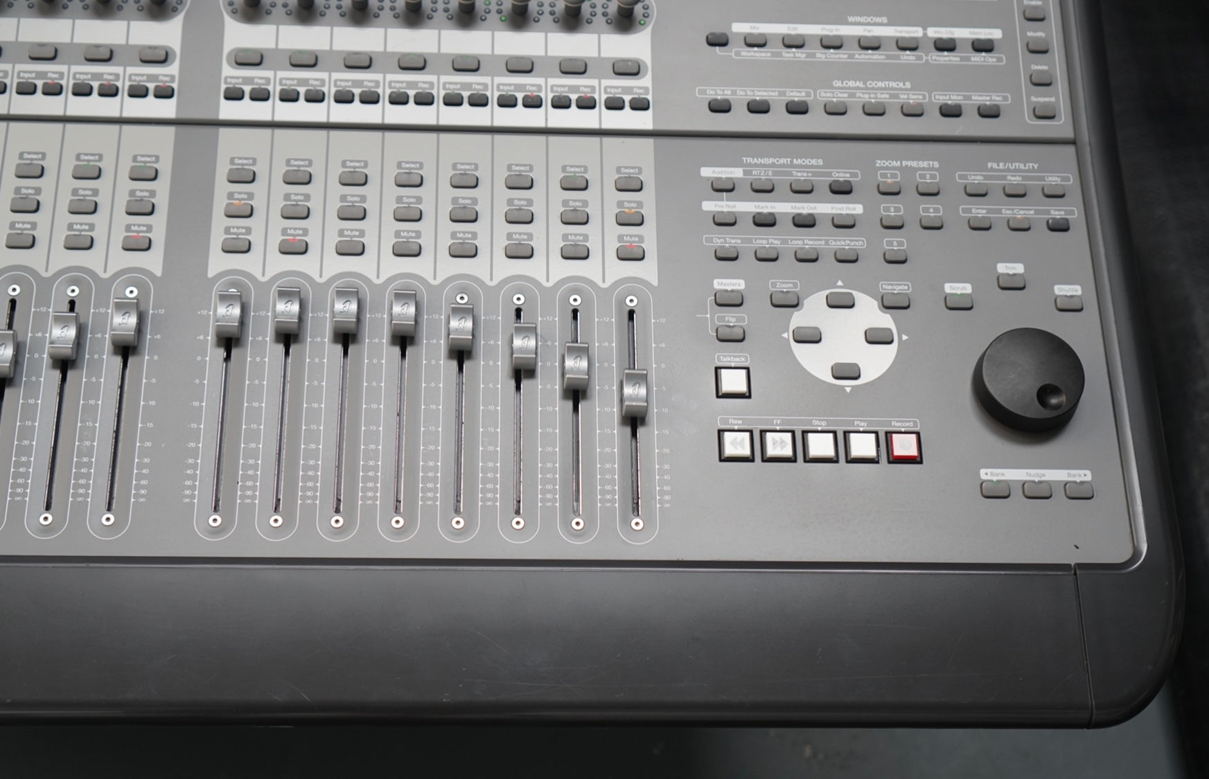 Avid / Digidesign C24 – Make Noise Pro Audio